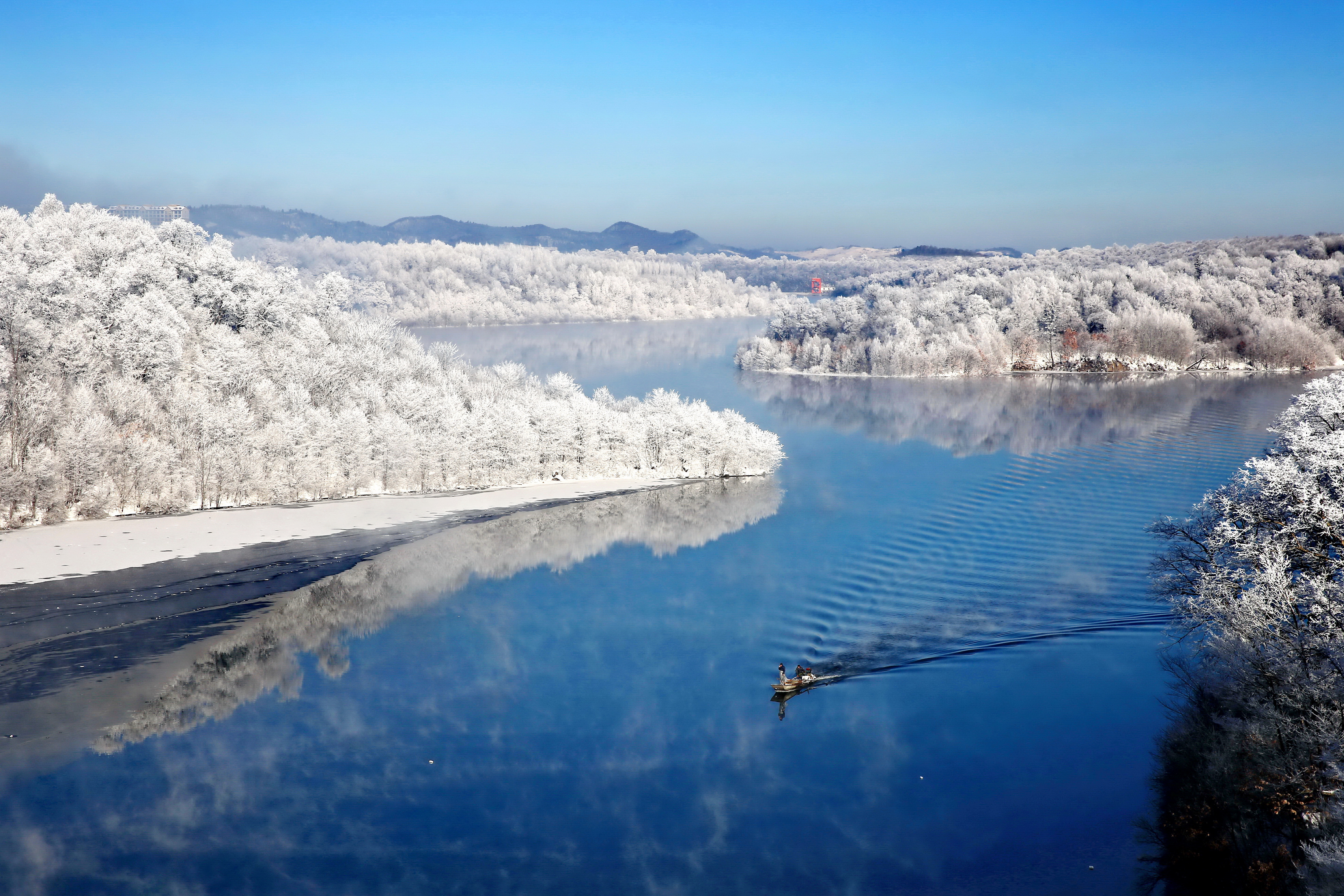 白山科技，引领未来的高科技产品重塑生活体验